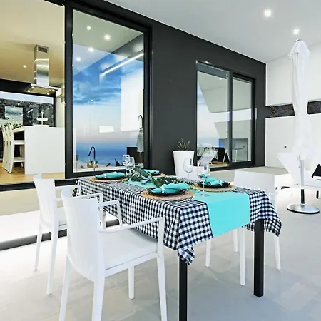 Crow Villa